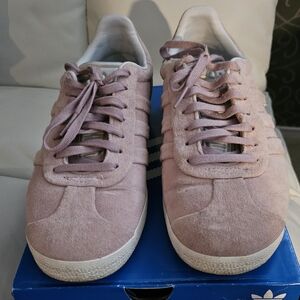 Adidas Gazelle US Women 7 Rose Pink Suede.